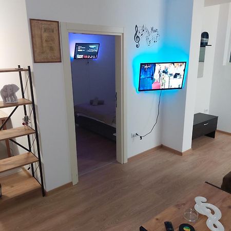 Apartman Muzika Ягодина Екстериор снимка