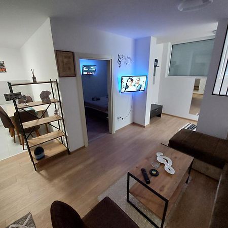 Apartman Muzika Ягодина Екстериор снимка