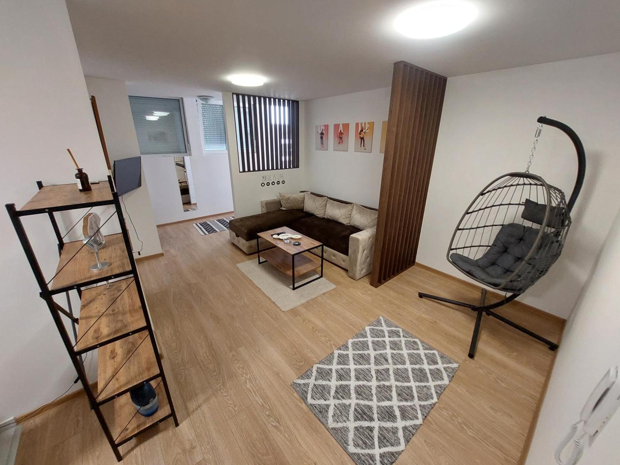 Apartman Muzika Ягодина Екстериор снимка