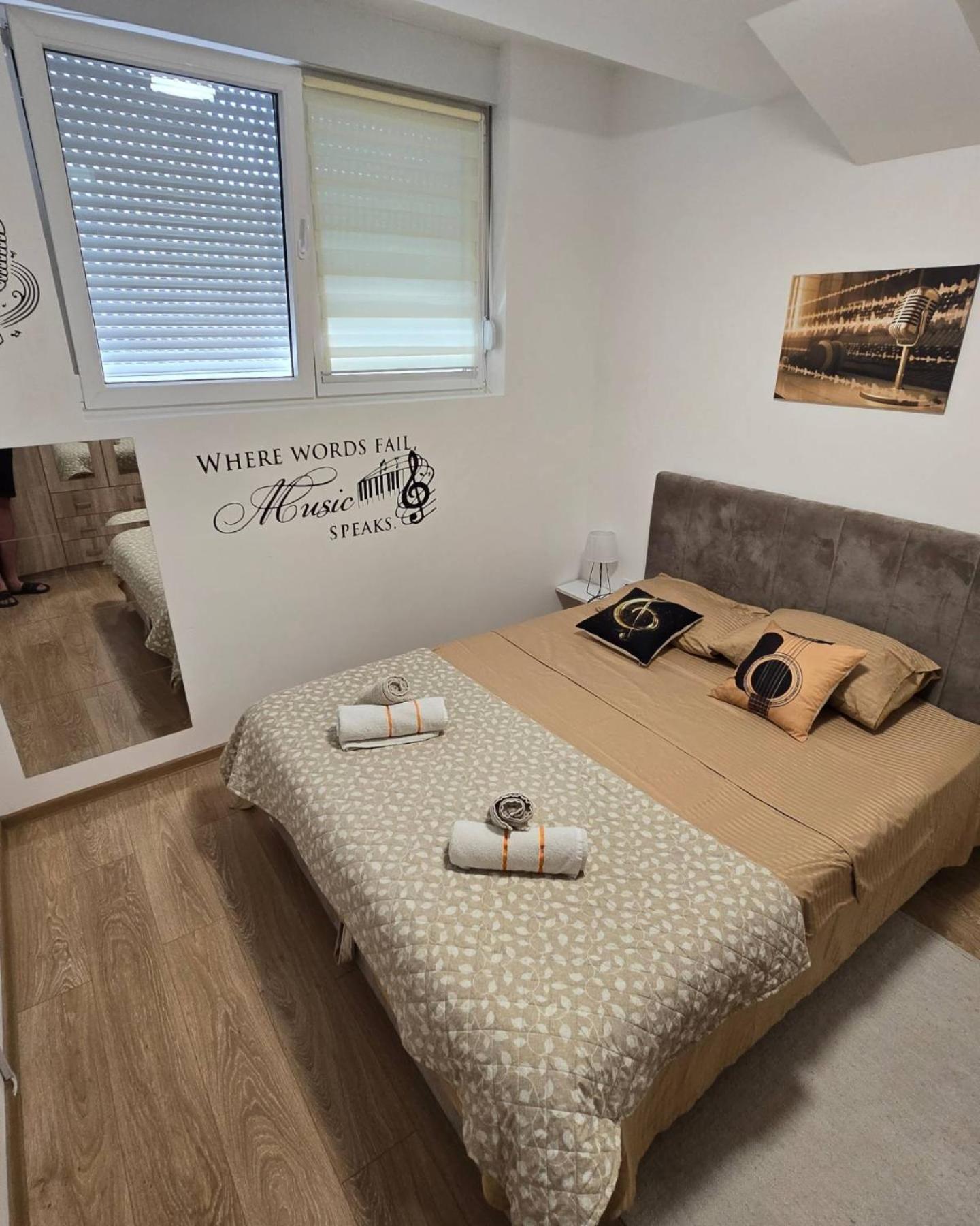 Apartman Muzika Ягодина Екстериор снимка