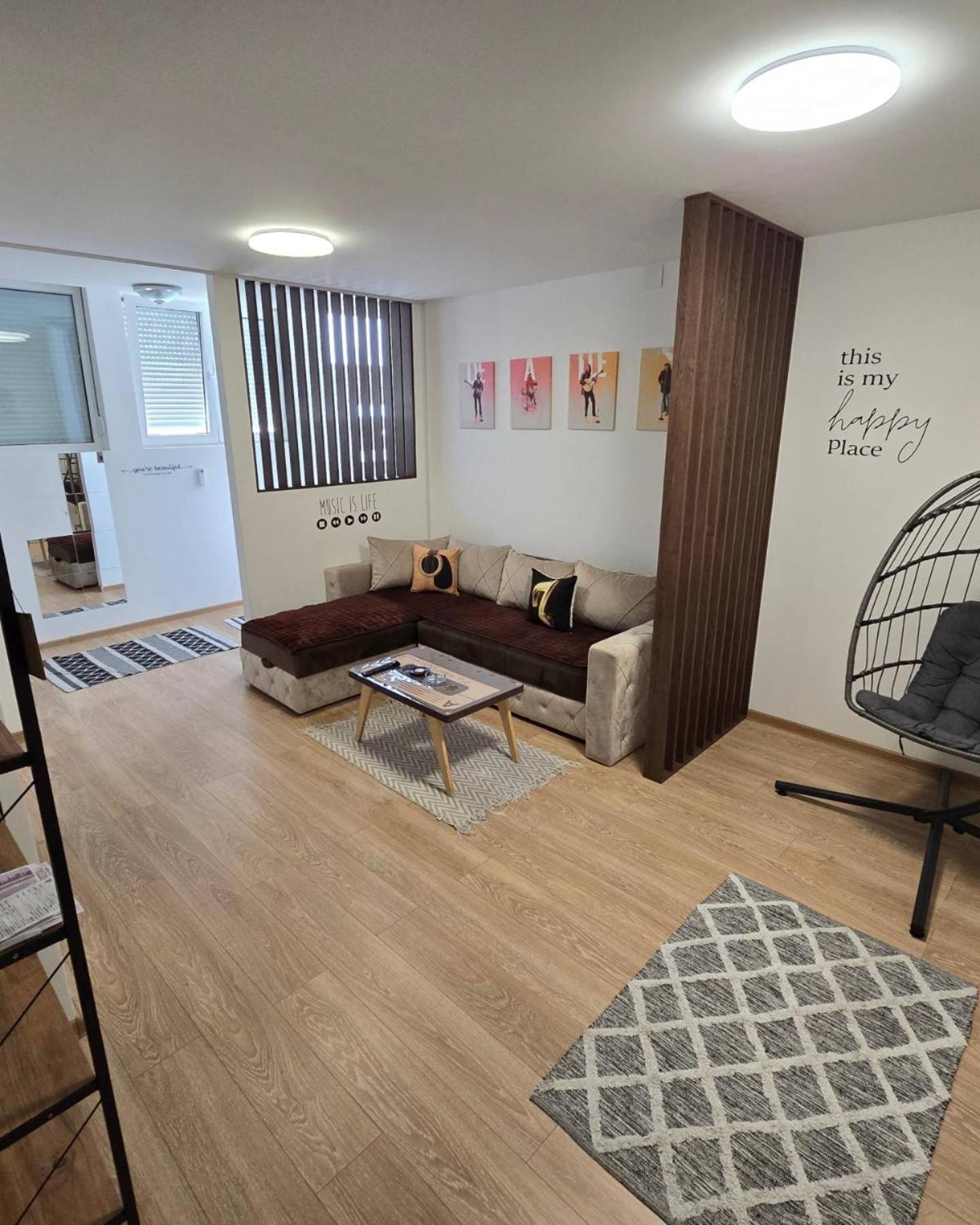 Apartman Muzika Ягодина Екстериор снимка